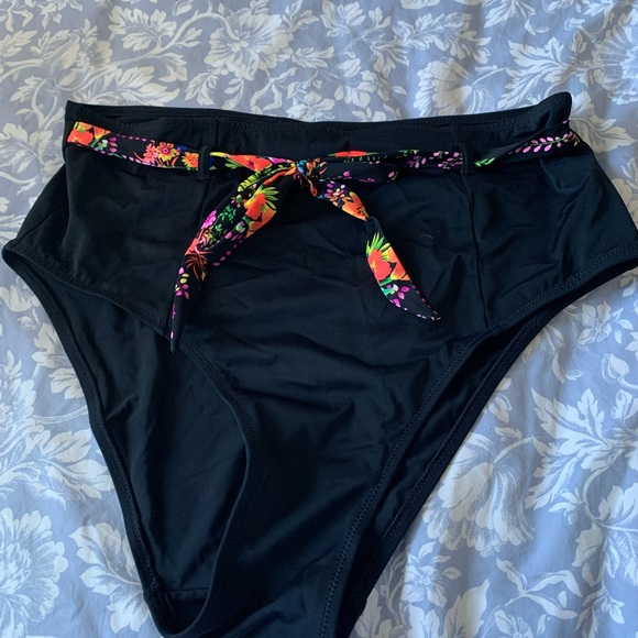 Floral tankini sz 14, 38DD - Picture 3 of 7